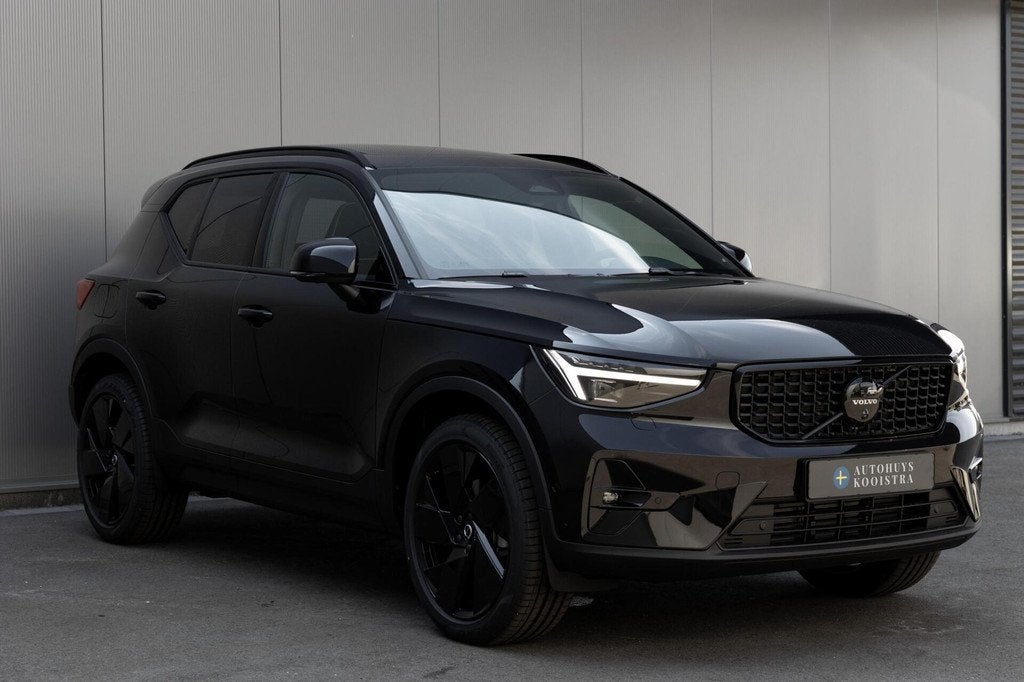 Volvo XC40 | B4 Ultra Dark|Black Edition |FULL OPTION|360, Auto's, Volvo, 15 km/l, Gebruikt, Zwart, 4 cilinders