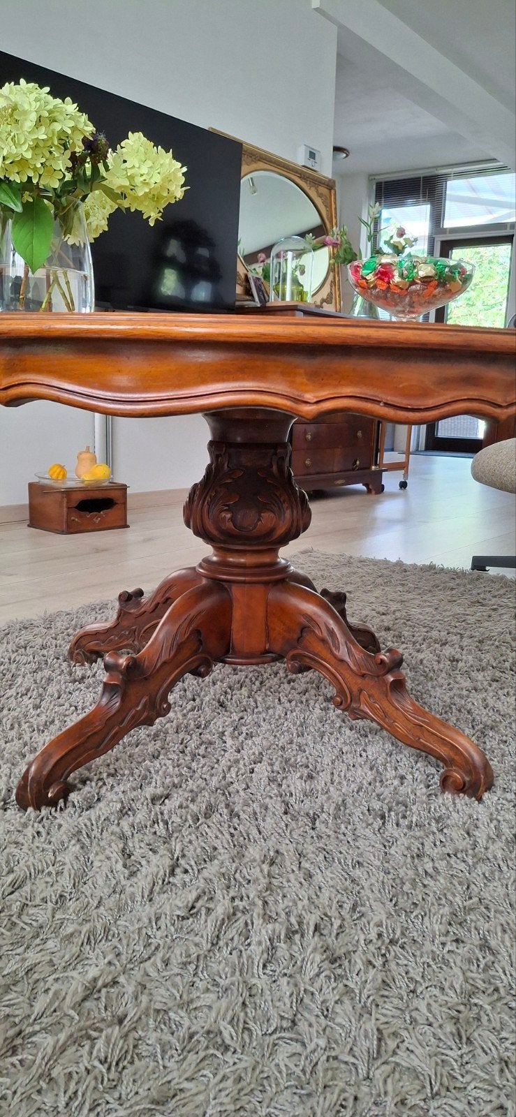Klassieke antieke salontafel (Biedermeier stijl) – Ø 100 cm, Ophalen