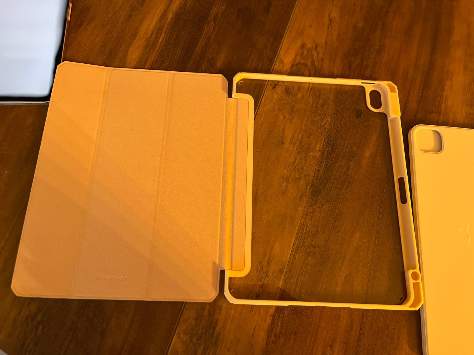 Foto 8 van iPad Air 5 64GB + Apple Pencil + Smart Keyboard + extra hoes