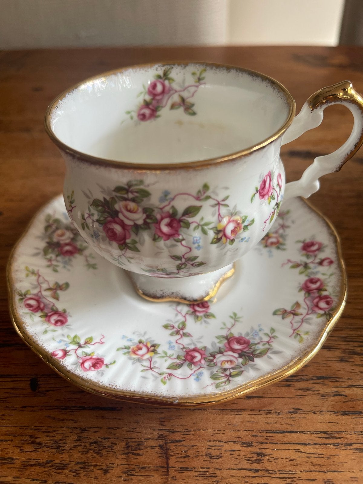 3 Elizabethan Fine Bone China Kop en Schotel - Rozen, Ophalen of Verzenden