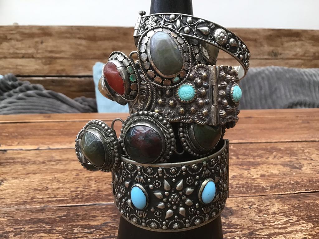 Lot 5 vintage Boho/ Ibiza armbanden., Ophalen of Verzenden, Zo goed als nieuw, Overige materialen