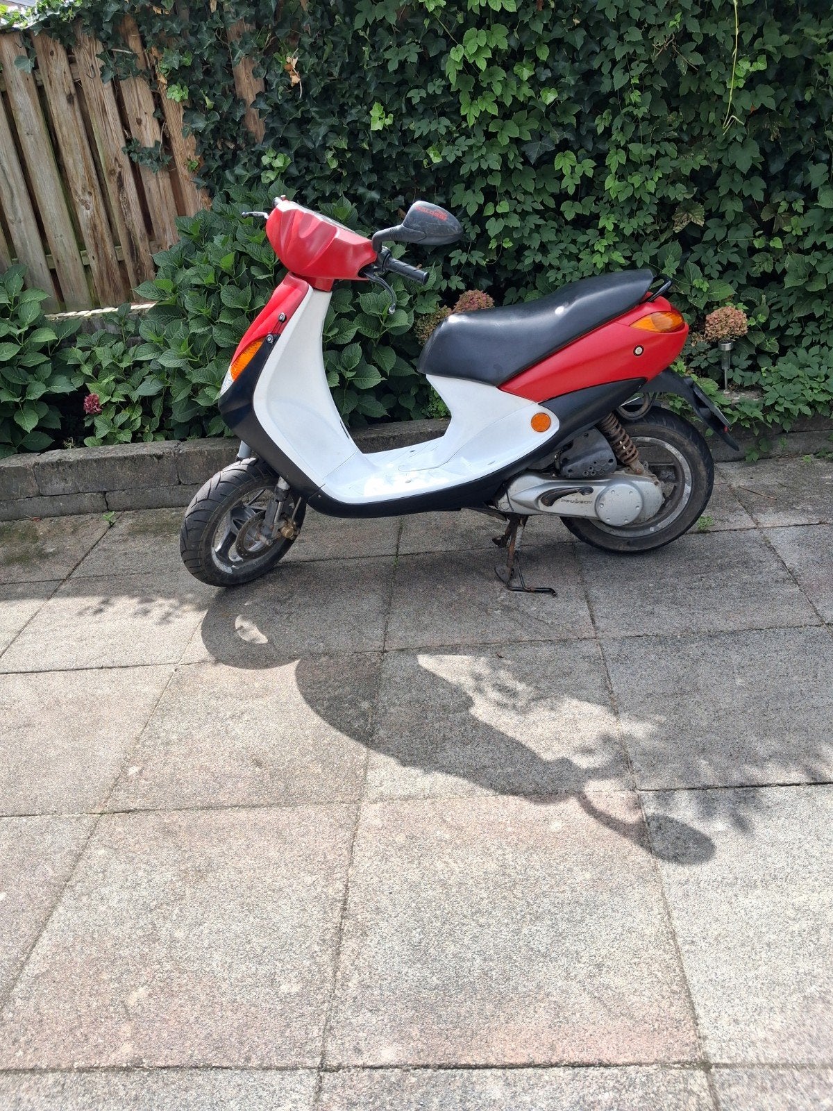 Peugeot vivacity 50cc, Fietsen en Brommers, Scooters | Peugeot, Tweetakt, Ophalen of Verzenden, Zo goed als nieuw, 50 cc