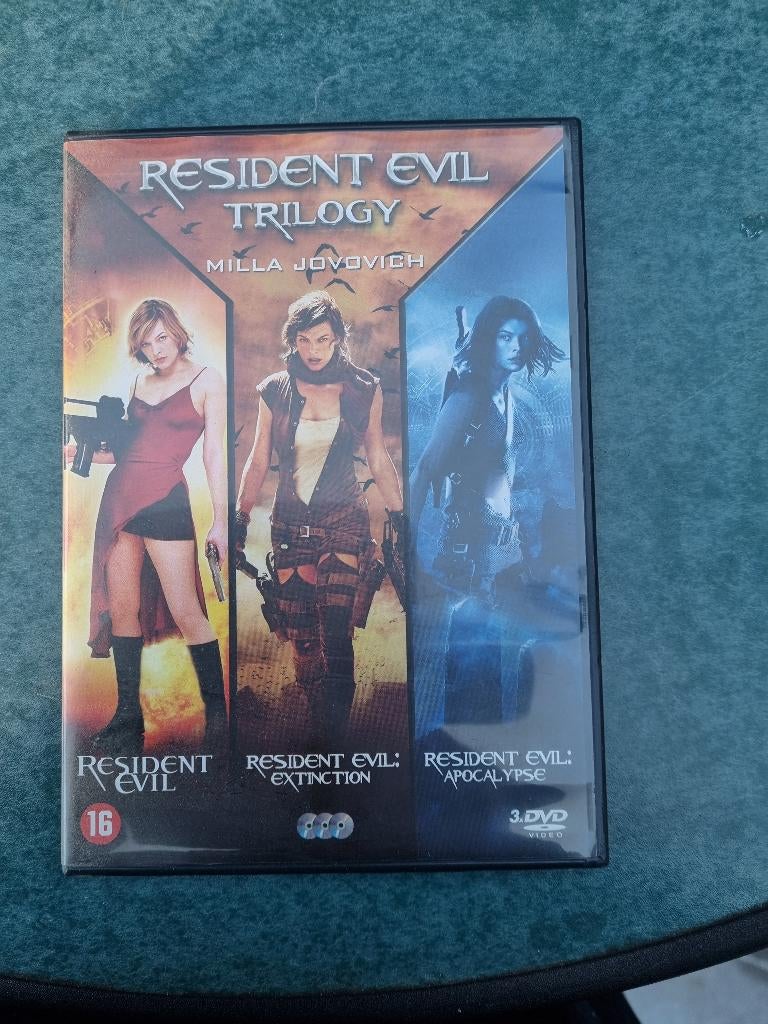 DVD - Resident Evil Trilogy + Afterlife 3D - Milla Jovovich, Cd's en Dvd's, Vanaf 16 jaar, Boxset, Actie, Ophalen of Verzenden