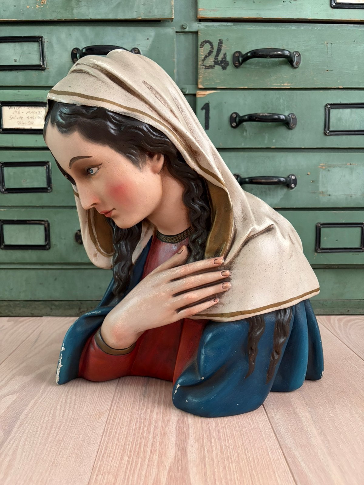 Borstbeeld Maagd Maria, Ophalen