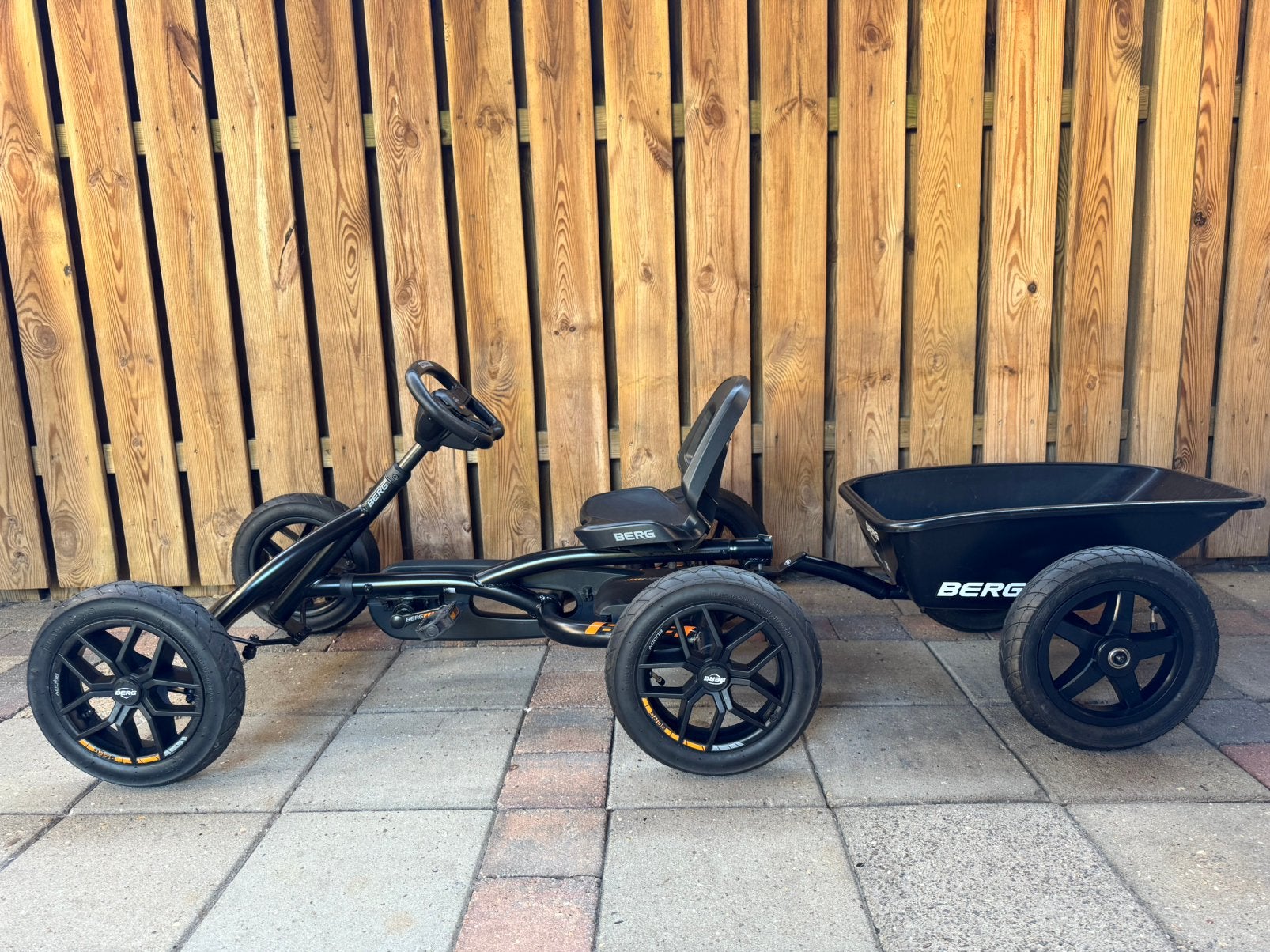 BERG Buddy Black Graphite met aanhanger, Ophalen, Zo goed als nieuw, Berg