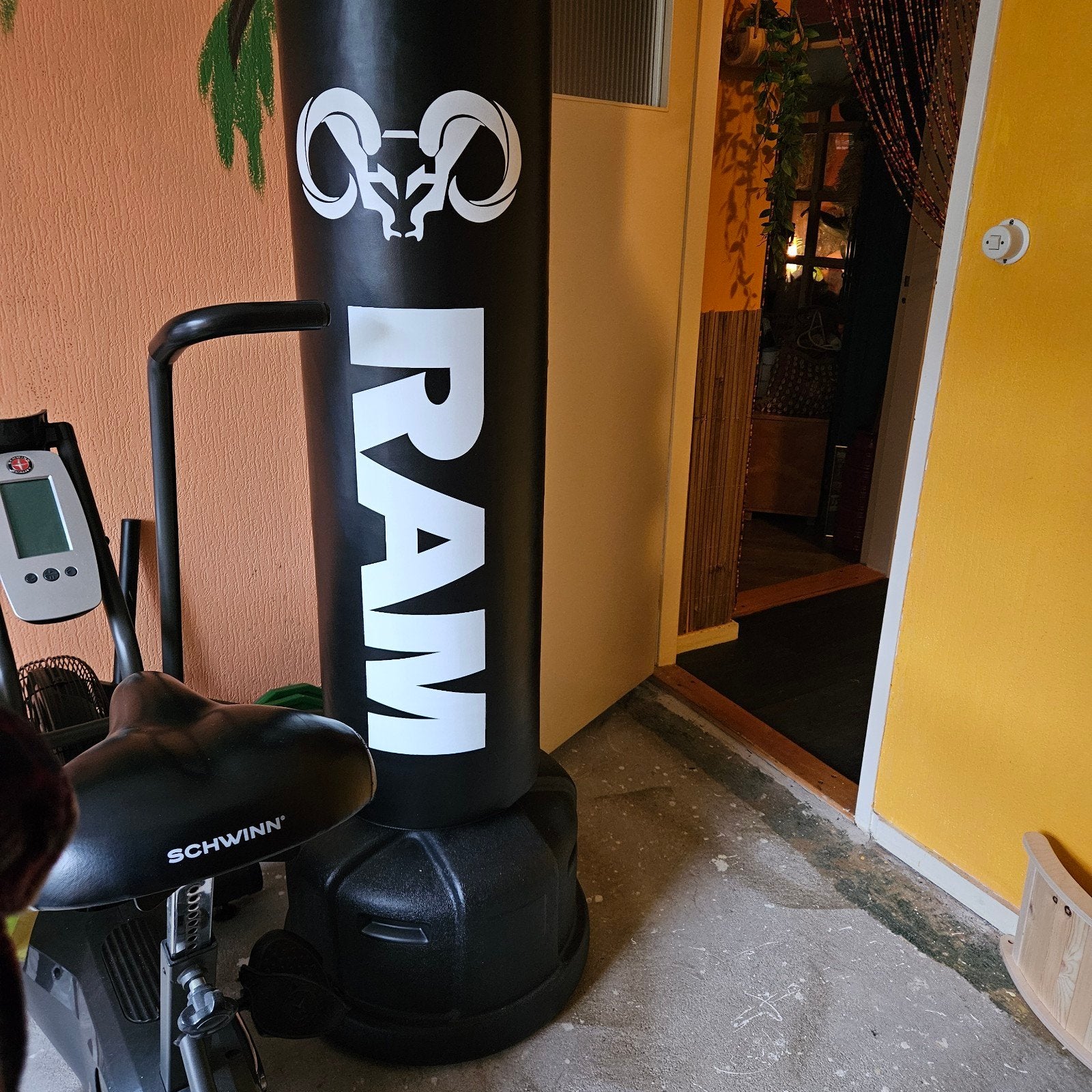 RAM staande bokszak - Zo goed als nieuw, Sport en Fitness, Ophalen, Zo goed als nieuw, Bokszak