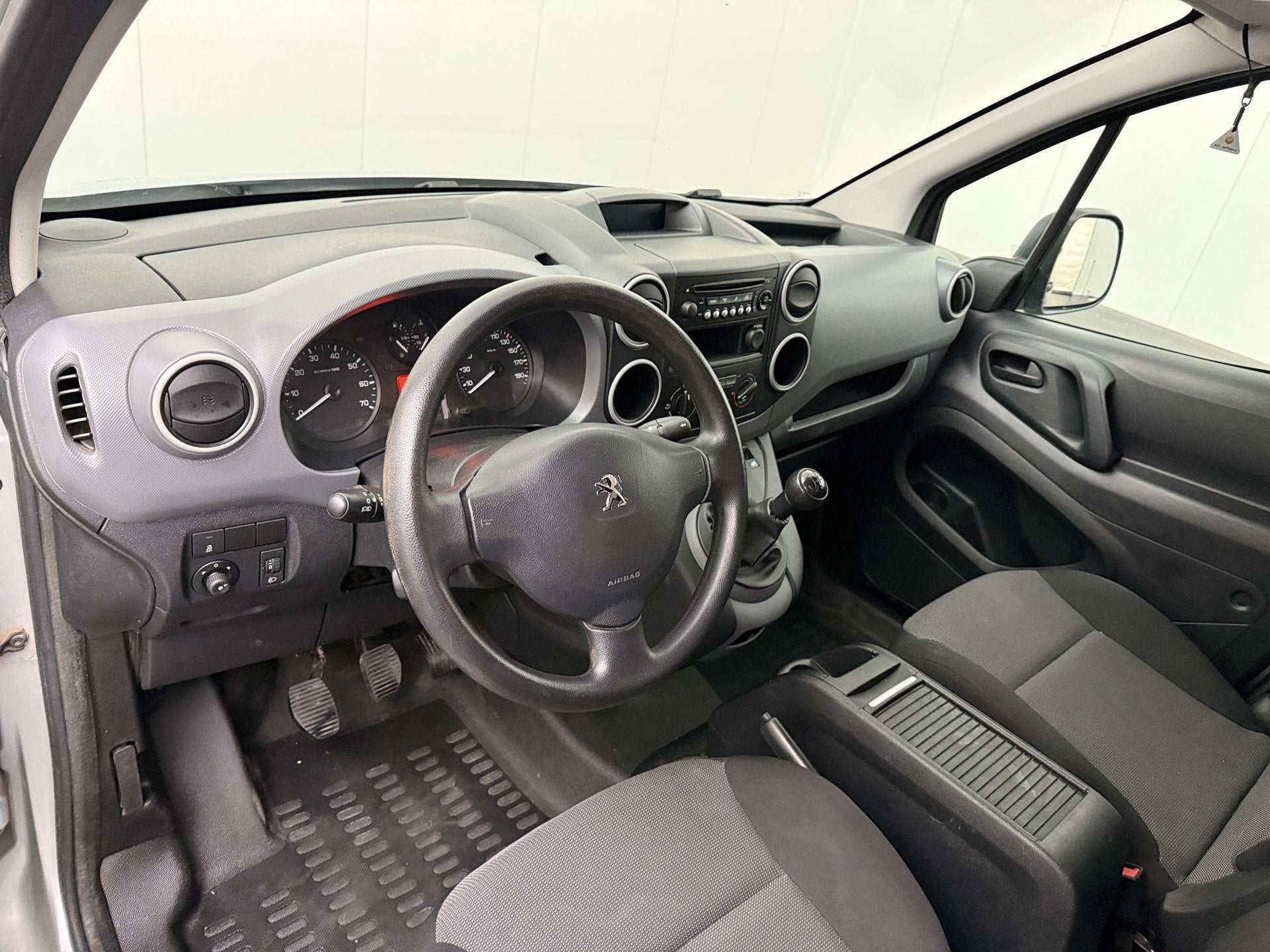 Peugeot Partner 1.6 BlueHDi Premium | Euro 6 | Airco | Cruis, Voorwielaandrijving, Stof, 4 cilinders, 23 km/l