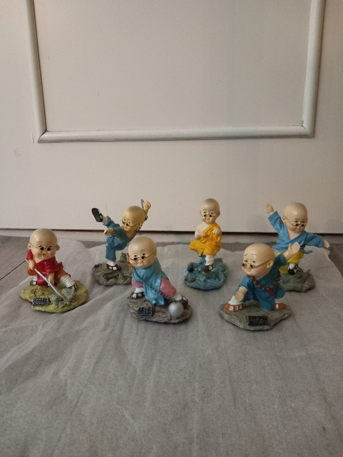 Set van 6 Boeddhistische Monnik Beeldjes, Ophalen of Verzenden, Gebruikt, Religie