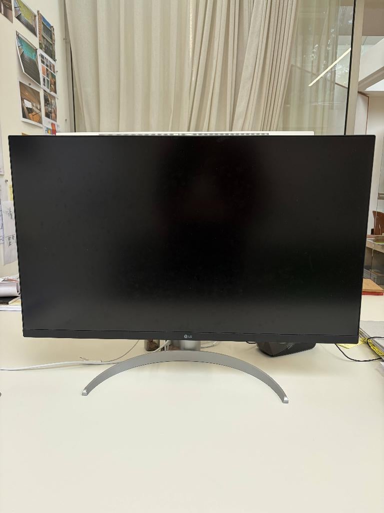 beeldscherm 3 LG UltraFine 32" (38402160, 4K, 32 inch), Computers en Software, Monitoren, Ophalen, IPS, Lg, 60 Hz of minder