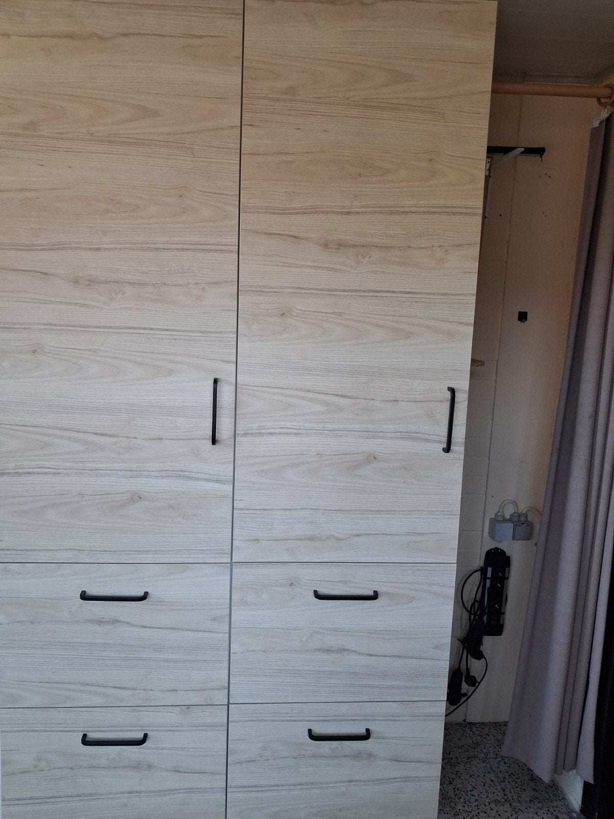 Ikea kasten met inbouwkoelkast en -vriezer (Bilzen), Ophalen