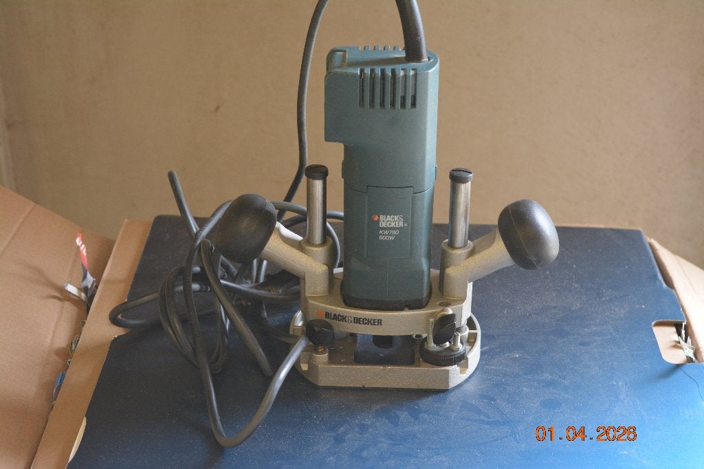 Black & Decker KW780 Bovenfrees 600W, Doe-het-zelf en Verbouw, Gereedschap | Freesmachines, Gebruikt, Ophalen of Verzenden, Black & Decker