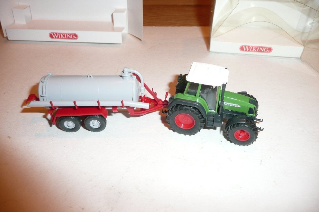 HO spoor Wiking tractor Fendt Favorit 716 giertank in OVP, Hobby en Vrije tijd, Modelauto's | 1:87, Ophalen of Verzenden, Nieuw