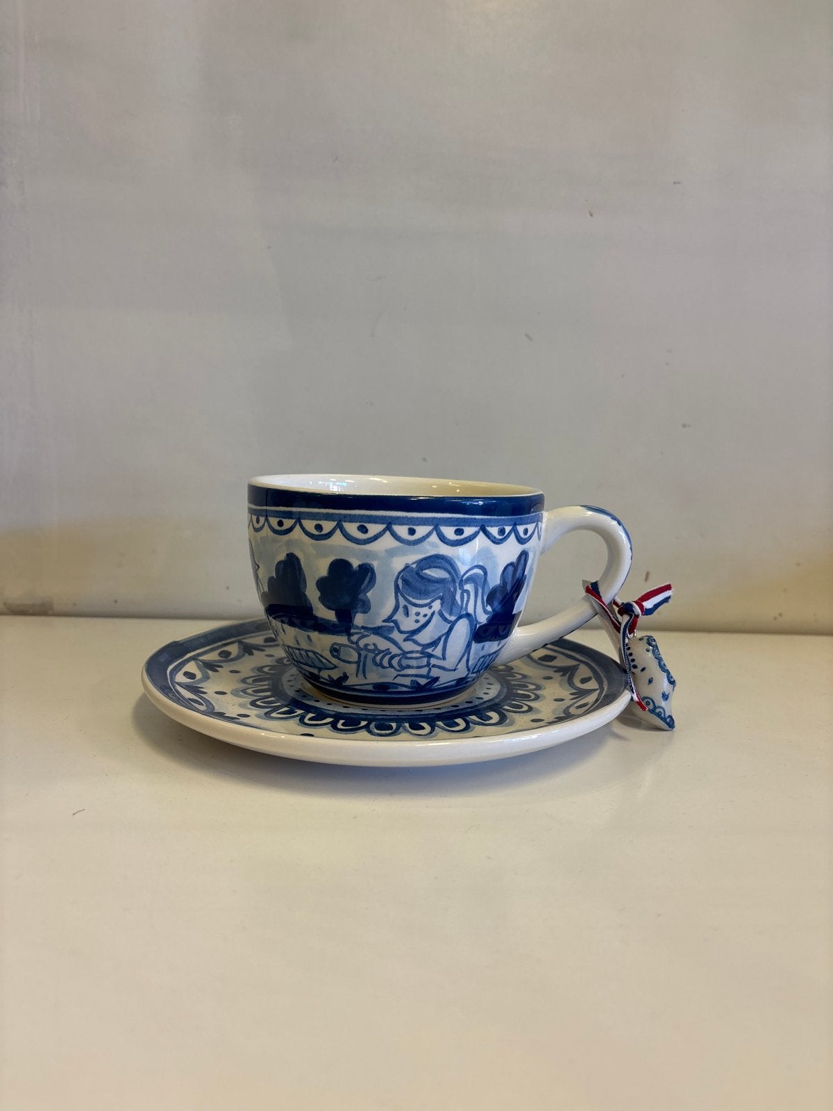 Blond Amsterdam Delfts Blond kop en schotel, Huis en Inrichting, Keuken | Servies, Ophalen, Keramiek, Zo goed als nieuw, Delftsblauw