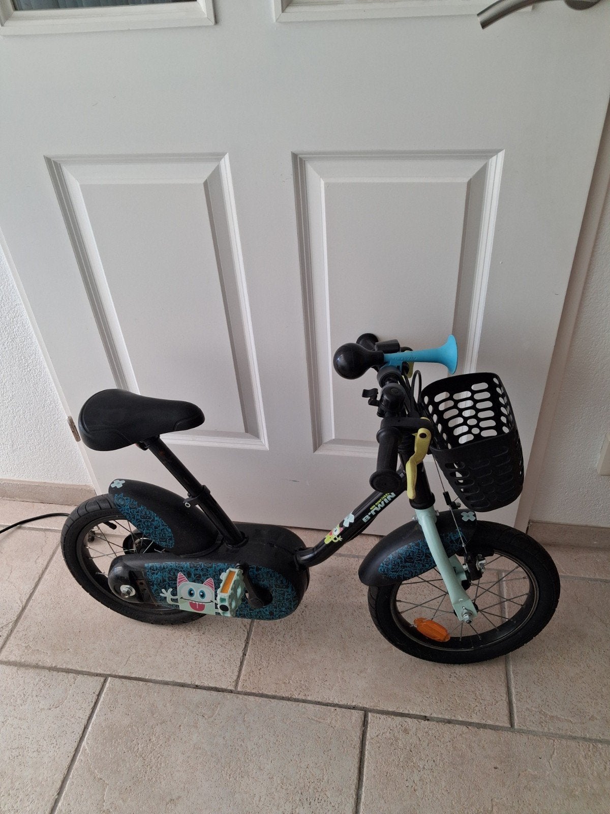 B'Twin kinderfiets 16 inch met mandje en toeter, Terugtraprem, Ophalen of Verzenden, B'Twin, 16 tot 20 inch