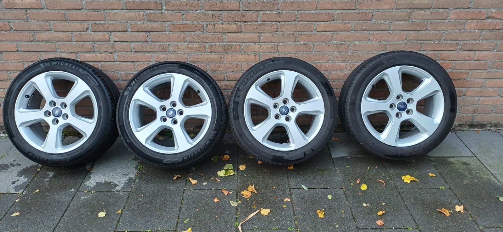 Ford Focus Velgen met Michelin Primacy 4 Banden 215/50 R17, Ophalen, Banden en Velgen, 17 inch, Personenwagen