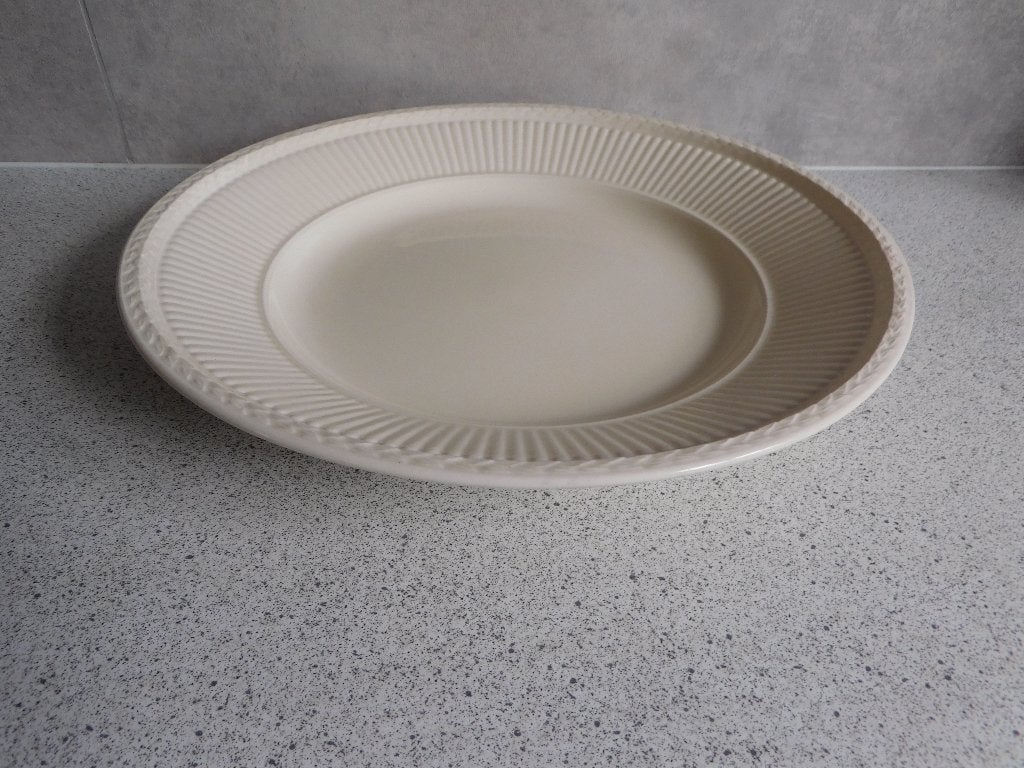 Wedgwood Edme - Diep onderbord 30 cm, Klassiek, Ophalen of Verzenden, Zo goed als nieuw, Bord(en)