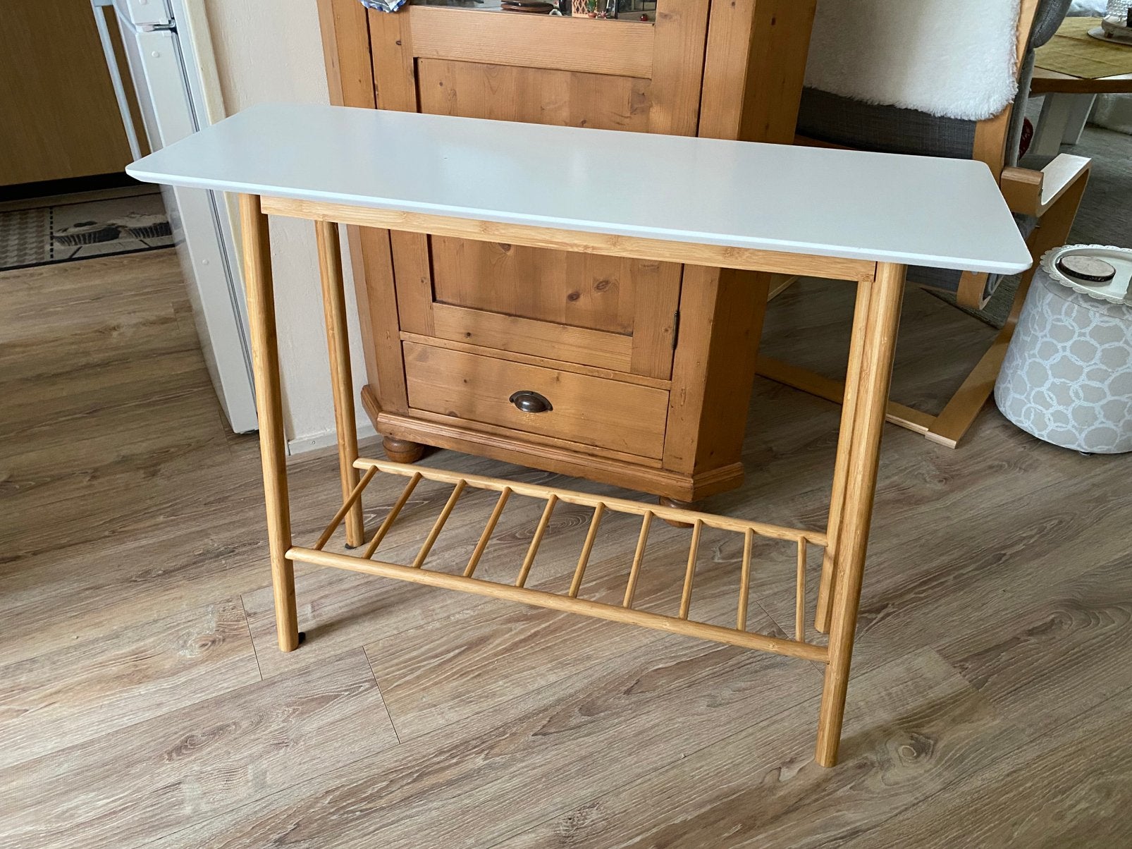 Mooie sidetable. Wit met hout., Ophalen, 50 tot 100 cm, Zo goed als nieuw, Japandi, landelijk, hotelsjiek, modern, scandinavish.