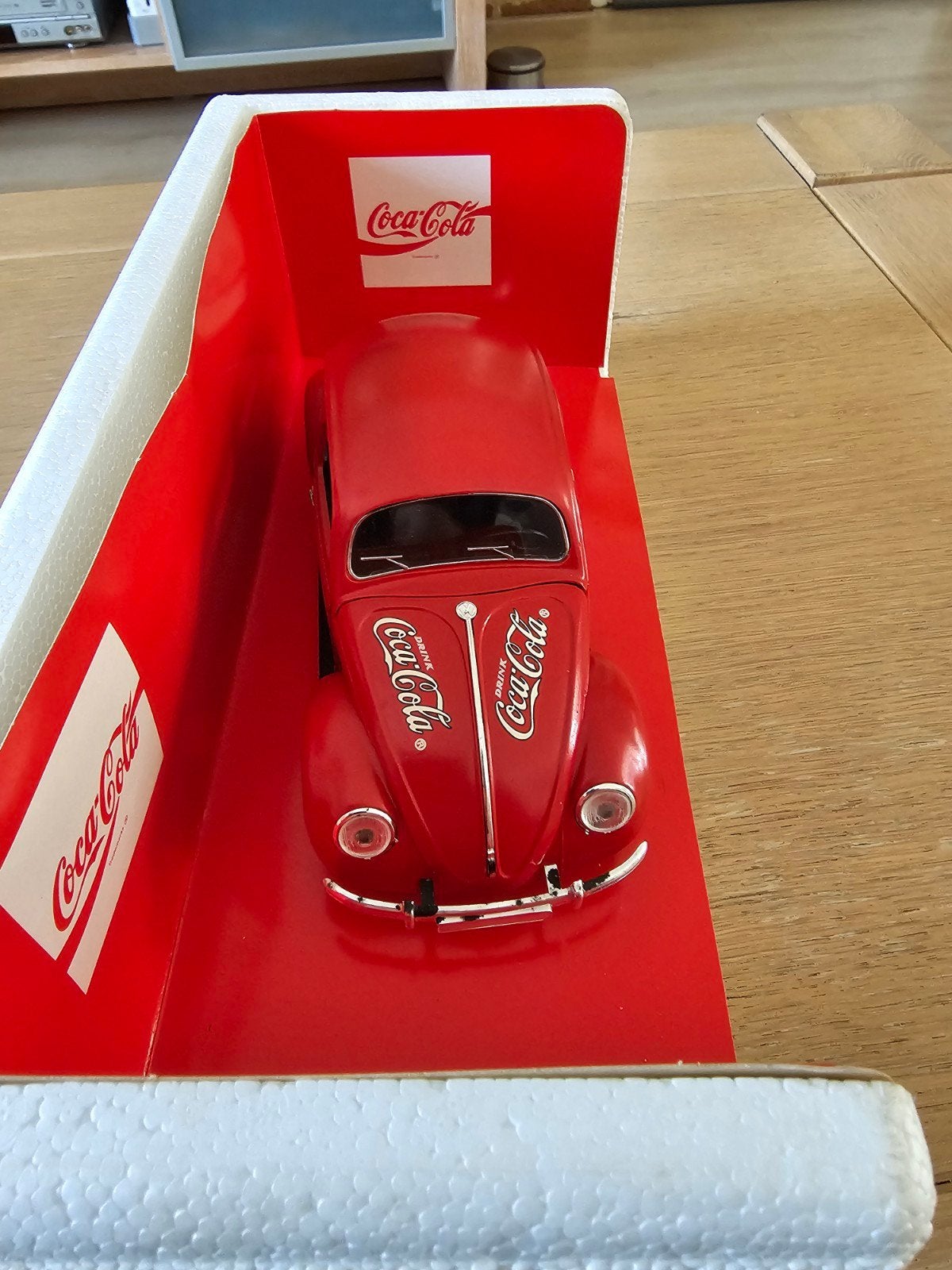 TE KOOP MOOIE COCA COLA VOLKSWAGEN KAFER SCHAAL1:17

Nog vee, Ophalen of Verzenden, Zo goed als nieuw, Auto, Solido