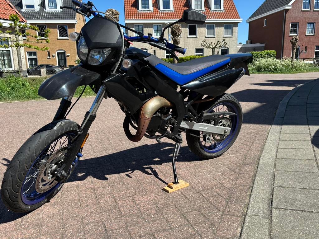 Brommer DERBI SENDA SM, Fietsen en Brommers, Brommers | Derbi, Zo goed als nieuw, Ophalen