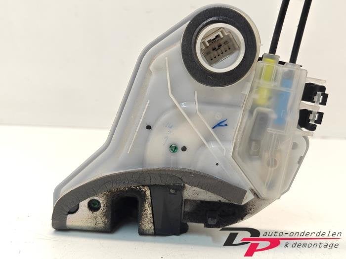 Deurslot Mechaniek 4Deurs links-achter van een Peugeot 108, Gebruikt, -, -, Ophalen of Verzenden