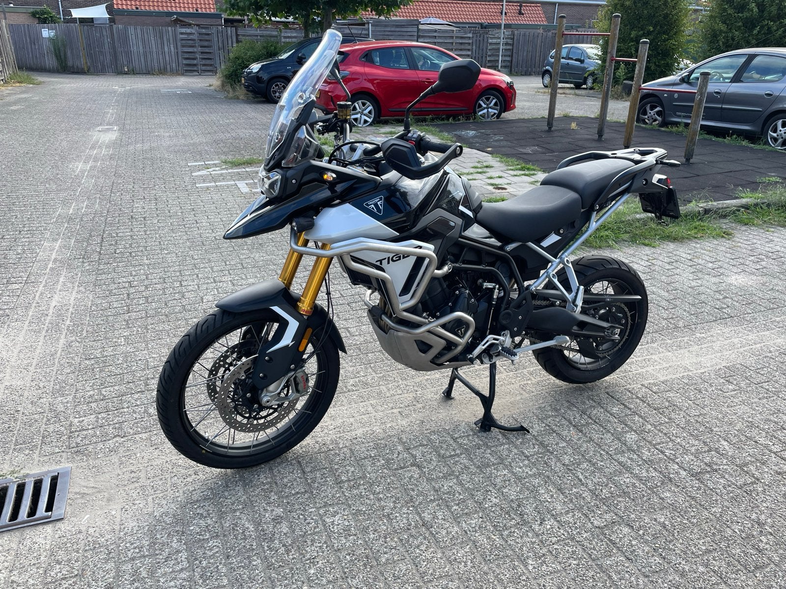 Triumph Tiger 900 Rally Pro 2024 - Full Options, Zadelverwarming, Nieuw, Motorrijbewijs A, 3 cilinders
