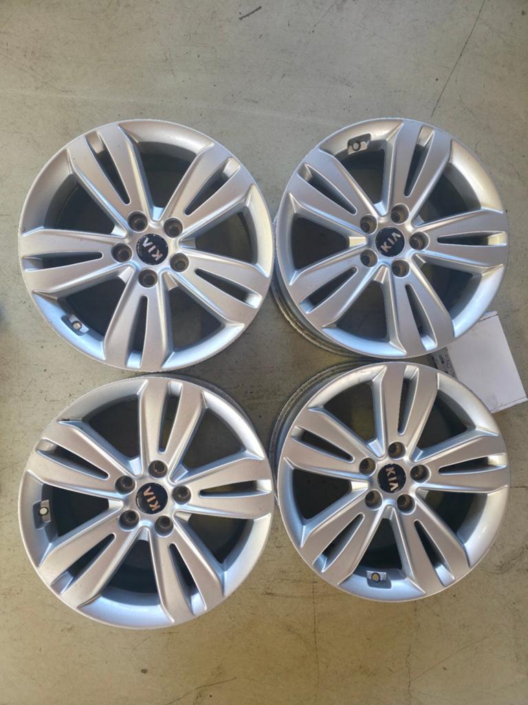 17" Velgen met 225/60/17 banden voor Kia Sportage 2017, Ophalen, Gebruikt, Banden en Velgen, 17 inch