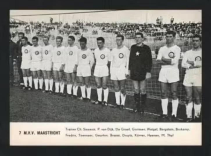 MVV Maastricht Voetbal Brokamp Körver Siezenis 1964., Verzamelen, Ophalen of Verzenden, Zo goed als nieuw