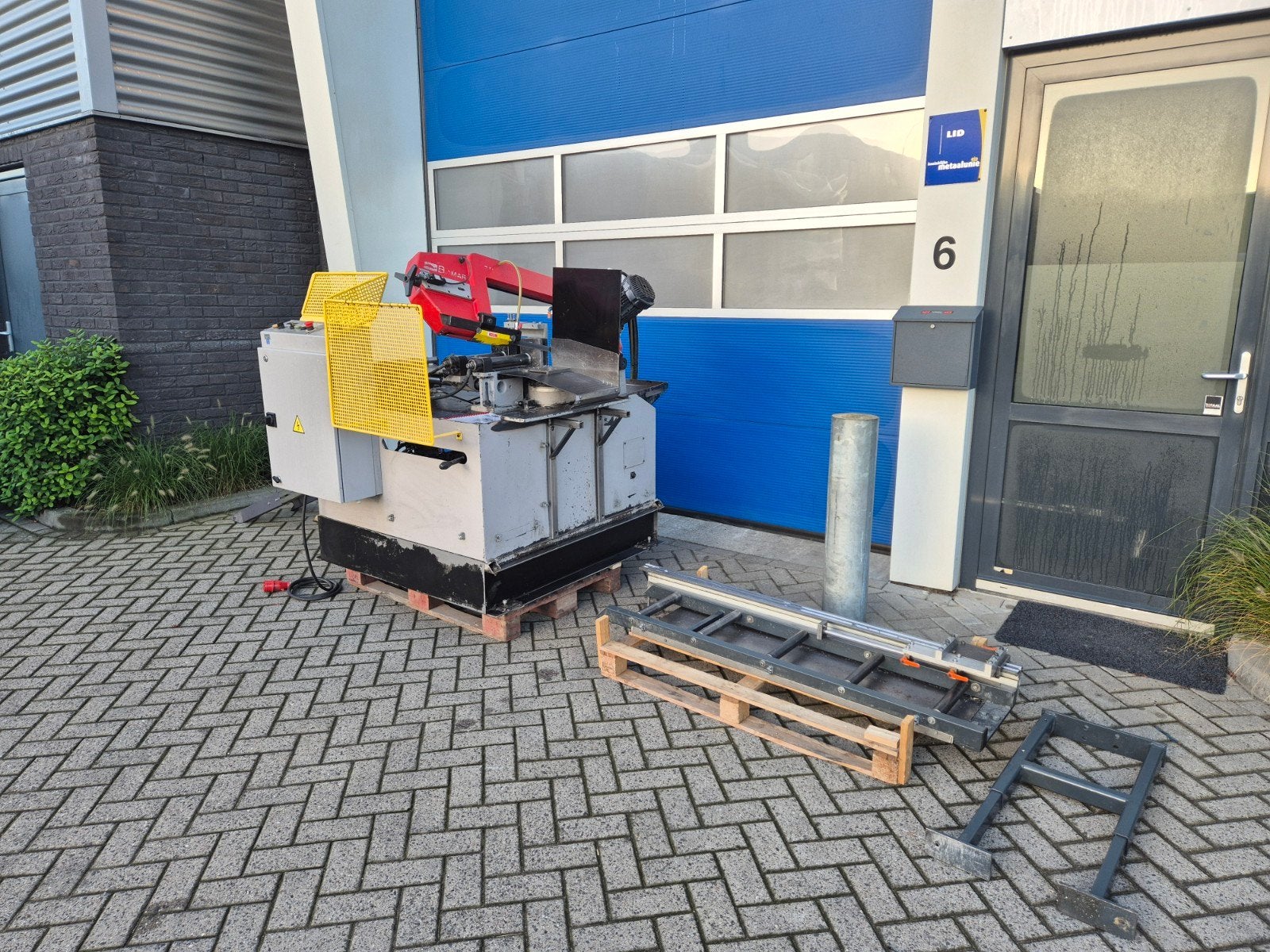 BOMAR Ergonomic 290.250 GAE Volautomatische Lintzaagmachine, Ophalen of Verzenden, BOMAR, Info@bolkmachinehandel.nl, Tsjechië