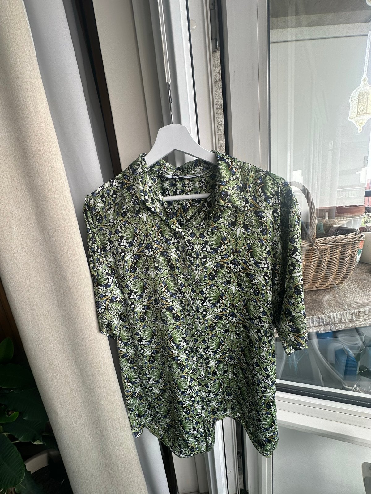 ZARA Blouse met bloemenprint - Maat M, Ophalen of Verzenden, Zo goed als nieuw, Maat 38/40 (M), Groen