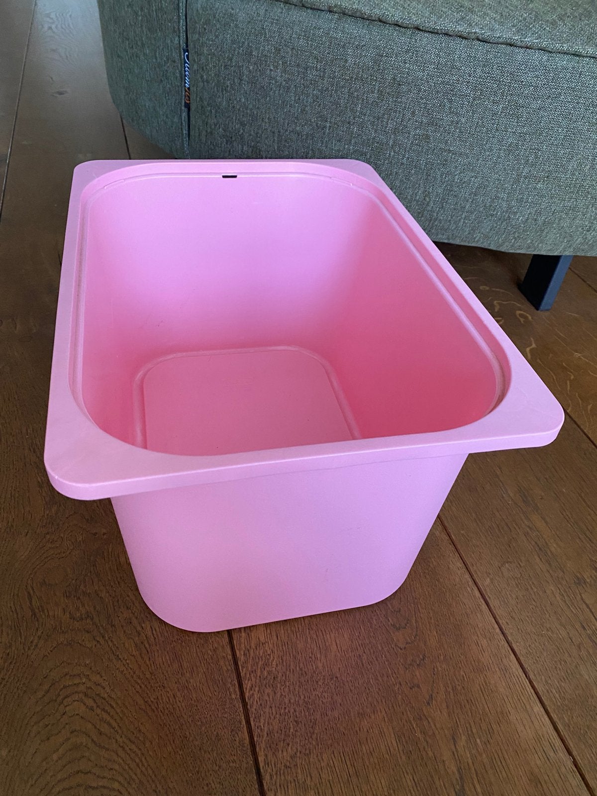 Gratis IKEA bak roze, Ophalen, Doos, Minder dan 35 cm, Minder dan 50 cm