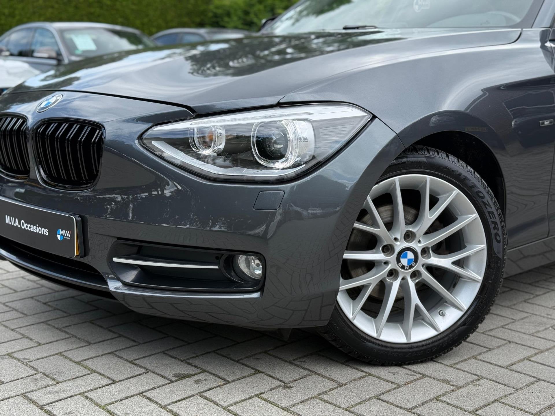 BMW 1-serie 116i Business+ Sport|Nieuwe Ketting + Klepseals|, Auto's, Euro 5, Gebruikt, Zwart, 4 cilinders