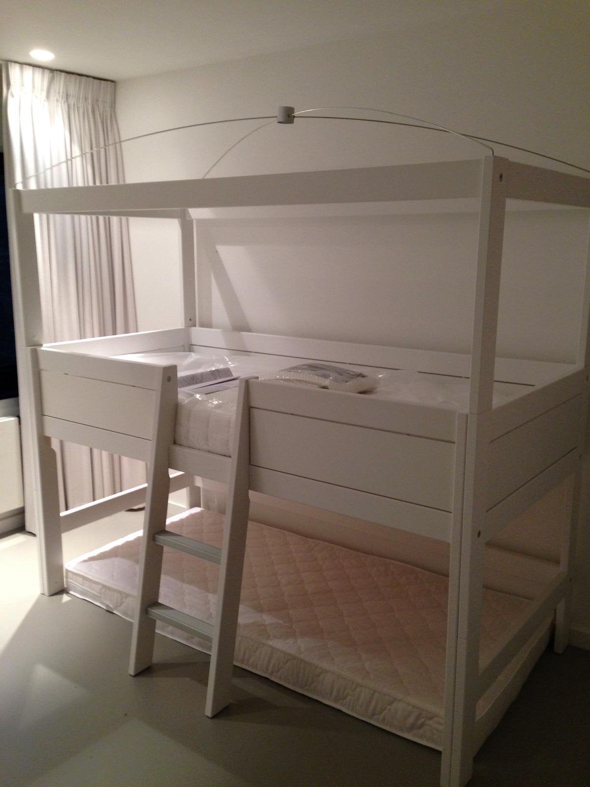 Lifetime wit gelakte minihoogslaper met een trap., Ophalen, Gebruikt, 90 cm, Eenpersoons