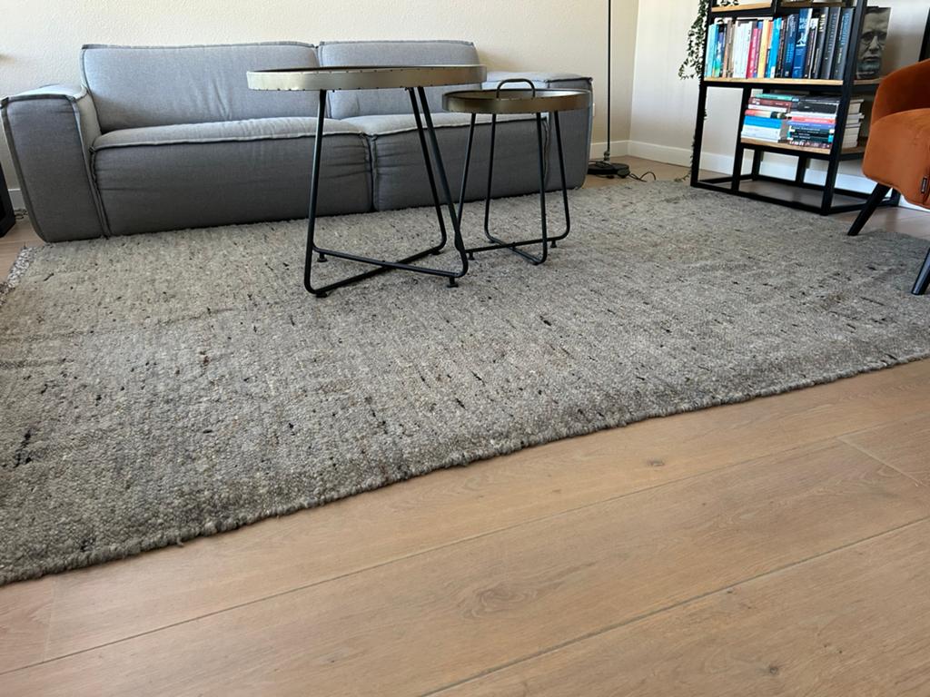 Mooi, warm kleed van 280 x 190 cm, Huis en Inrichting, Stoffering | Tapijten en Kleden, Ophalen, Gebruikt, 150 tot 200 cm, 200 cm of meer