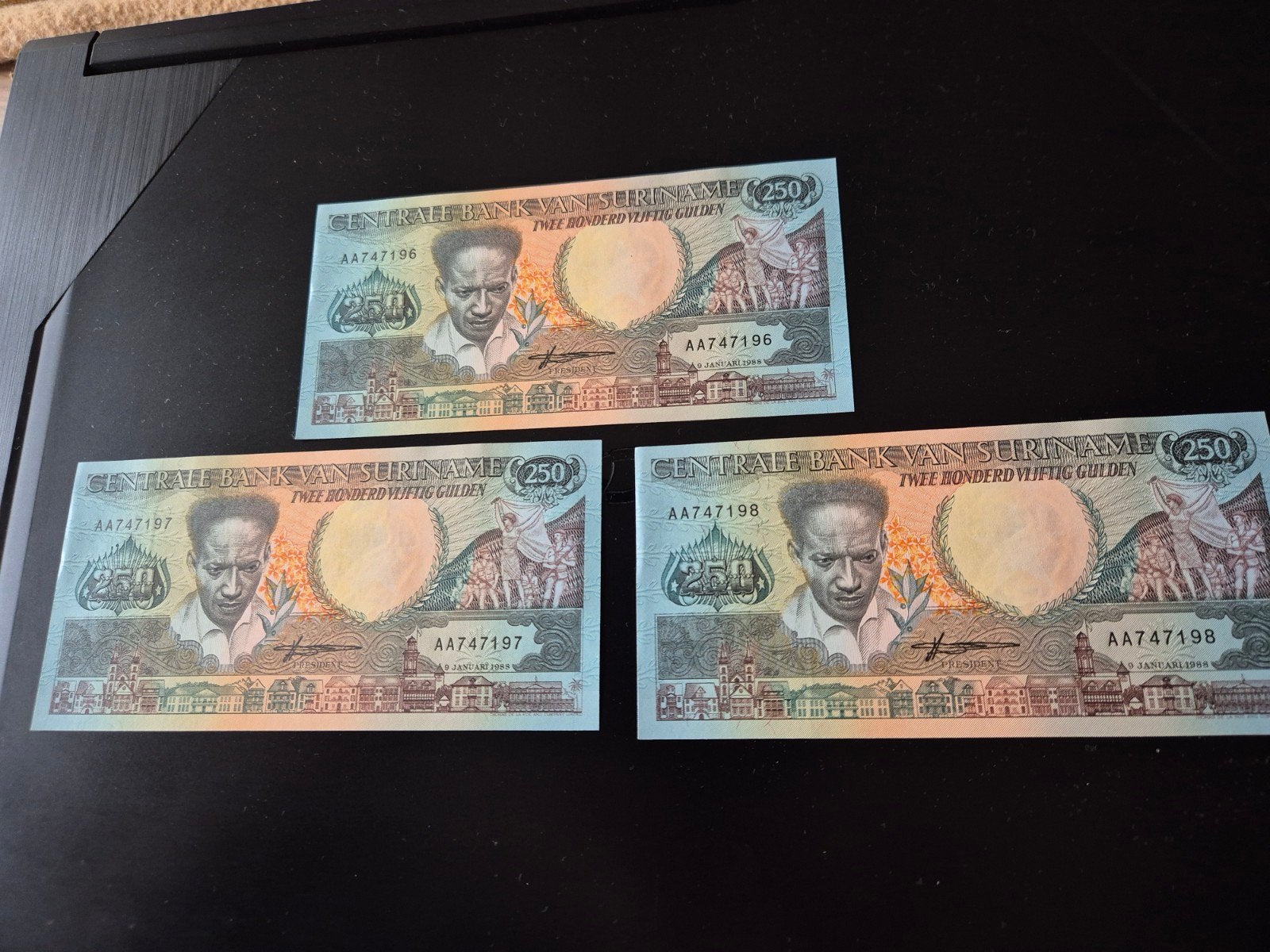 3x 250 gulden biljet suriname unc, Postzegels en Munten, Ophalen of Verzenden, 100 gulden