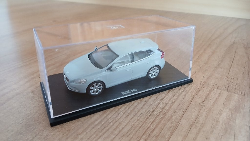 Volvo V40 1:43 Misty Blue Motorart, Ophalen of Verzenden, Zo goed als nieuw, Auto, Overige merken