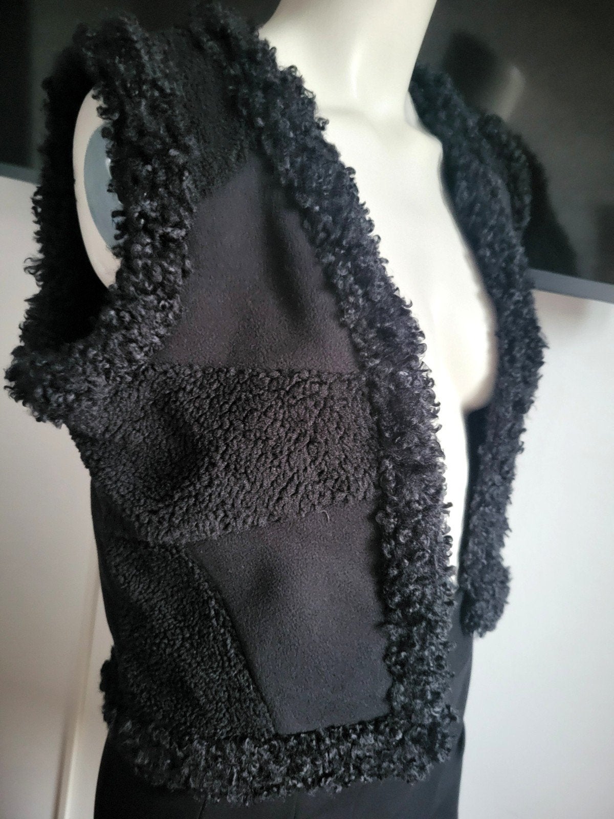 NIEUW met kaartje! Zwarte teddy gilet Patchwork Vintage look, Kleding | Dames, Ophalen of Verzenden, Nieuw, Maat 34 (XS) of kleiner