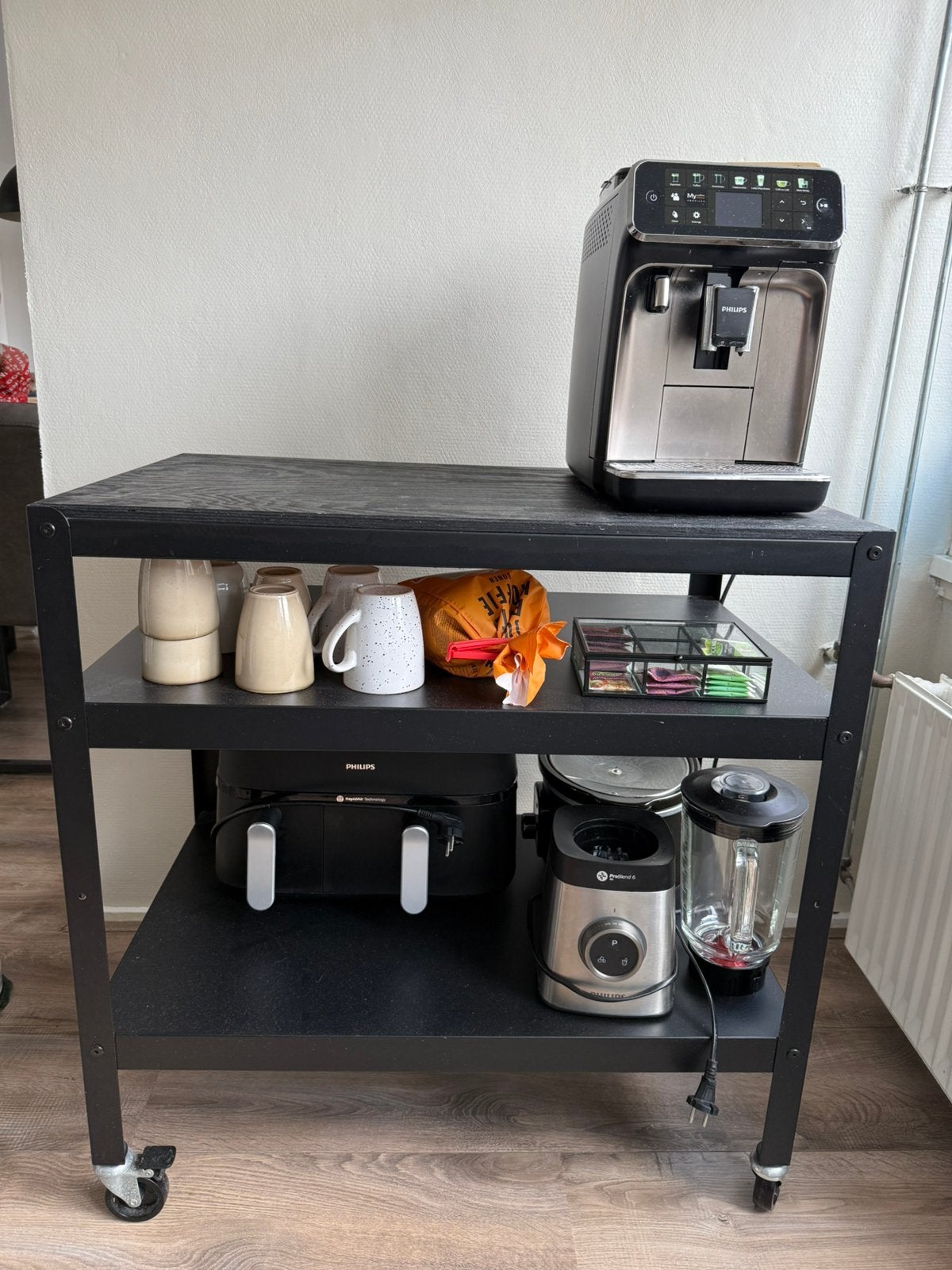 Ikea Bror zwart op wielen, Ophalen, Zo goed als nieuw