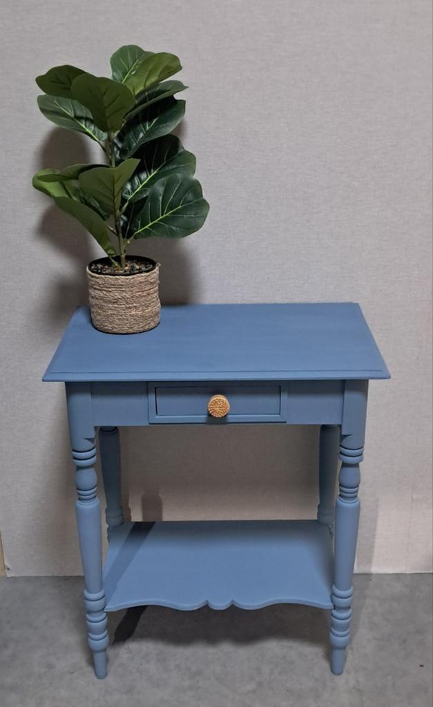 Tijdloos bijzettafeltje Vintage Blue met rotan knopje, Huis en Inrichting, Tafels | Sidetables, Ophalen, 50 tot 100 cm, 8441AG