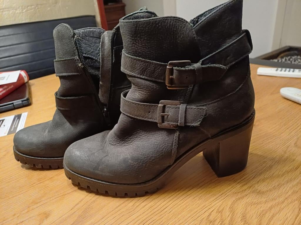 Enkellaarzen donkergrijs, Kleding | Dames, Lage of Enkellaarzen, Ophalen of Verzenden, Zo goed als nieuw, Grijs