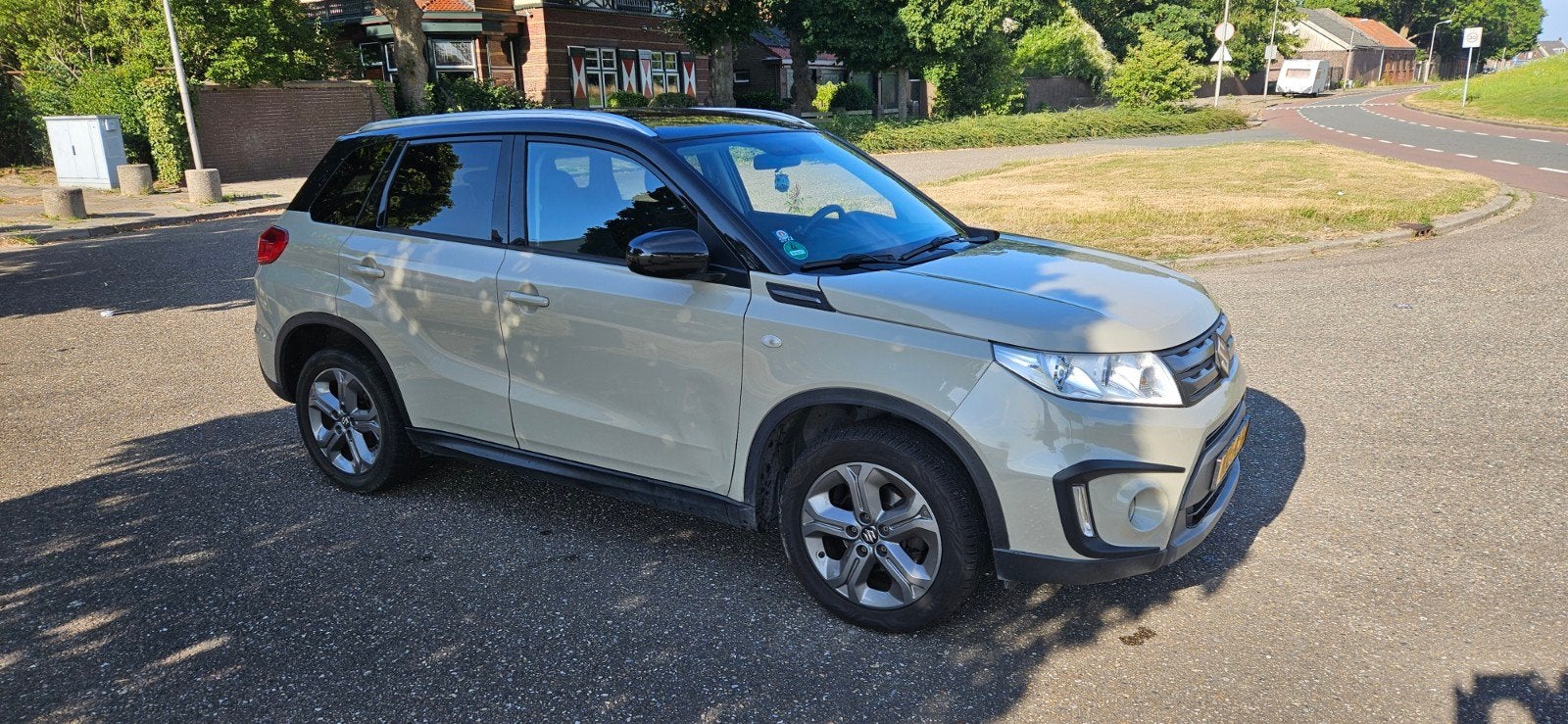 Suzuki Vitara 1.6 VVT 120pk 2WD 2015 Bruin, Voorwielaandrijving, Stof, 40 €/maand, Zwart