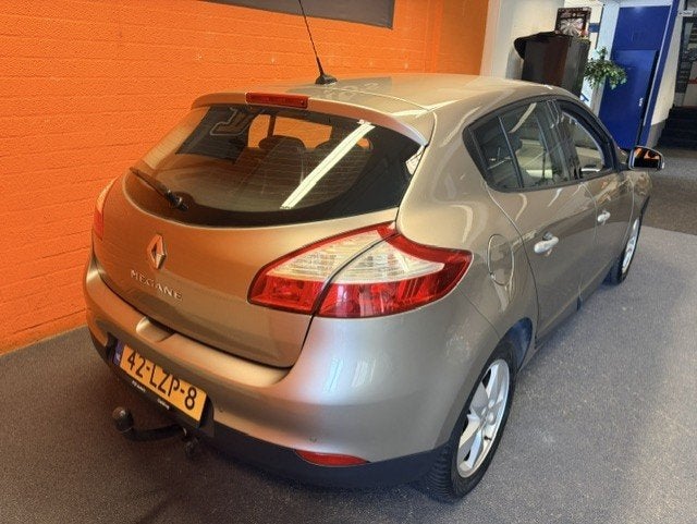 Foto 3 van Renault Mégane 1.6 / 5 DEURS / DYNAMIQUE / TOPSTAAT!