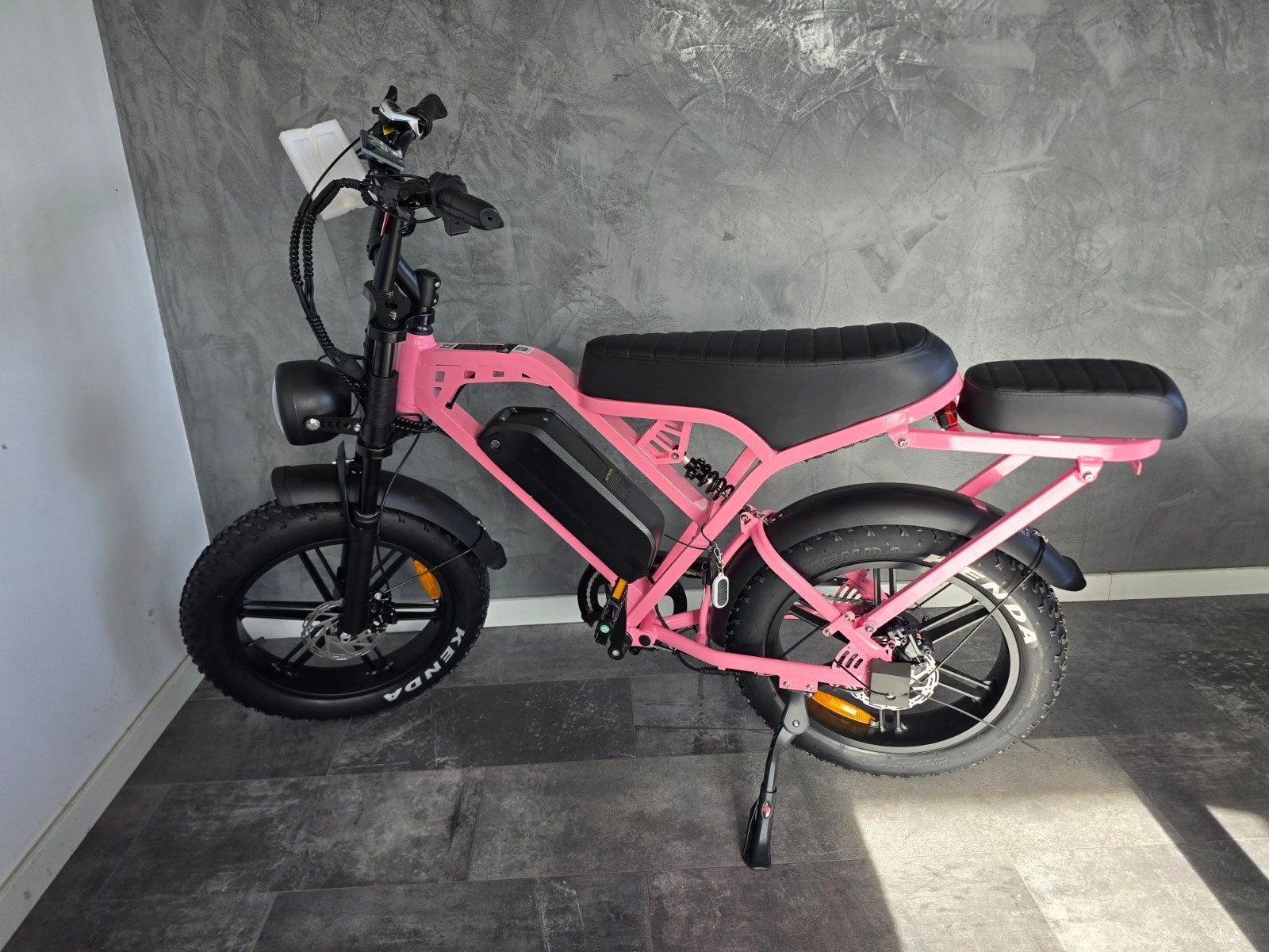 Fatbike V20 Pro - Roze - Alarm - Stepjes Garantie Bon+ Accu