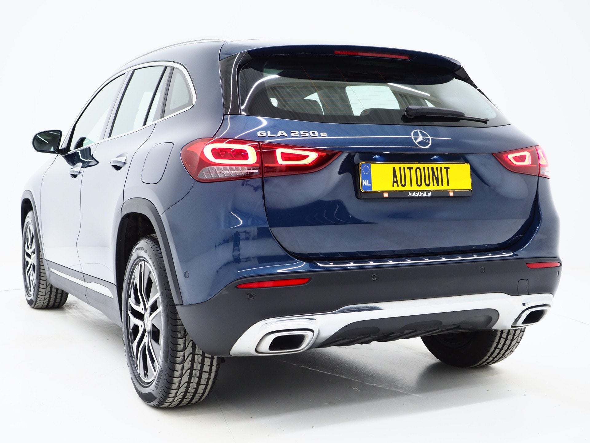 Mercedes-Benz GLA 250 e | Panoramadak | Trekhaak | Leder | C, Auto's, Gebruikt, Zwart, Blauw, Bedrijf