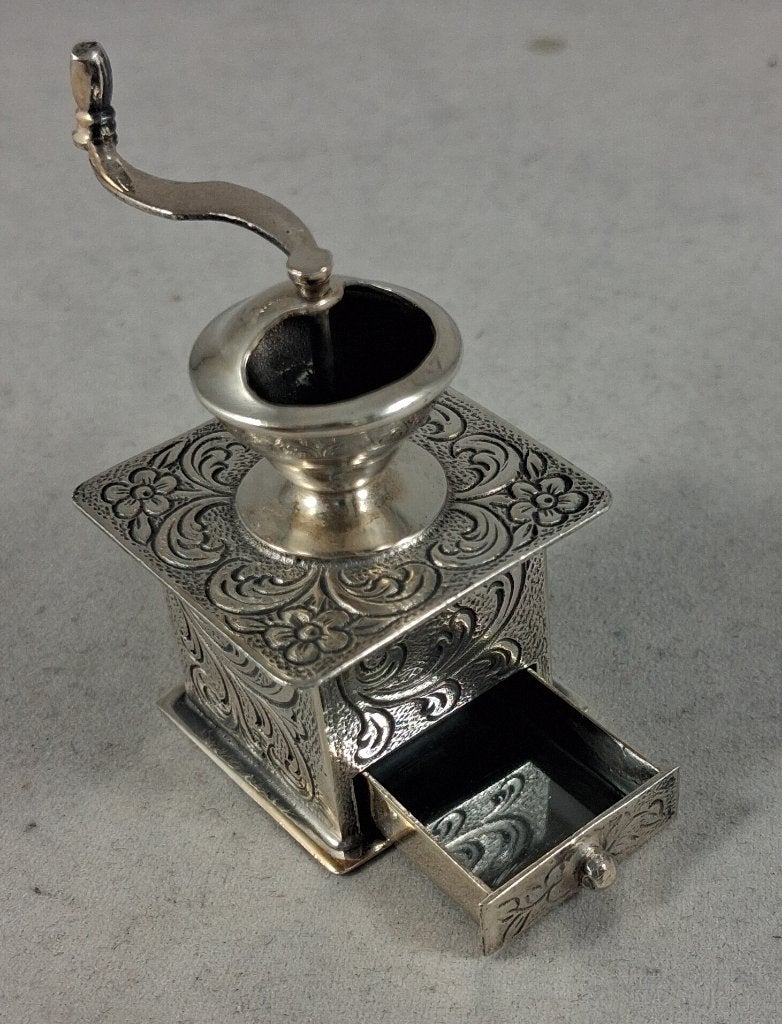 Zilveren miniatuur koffiemolen 835 zilver, Ophalen of Verzenden, Zilver