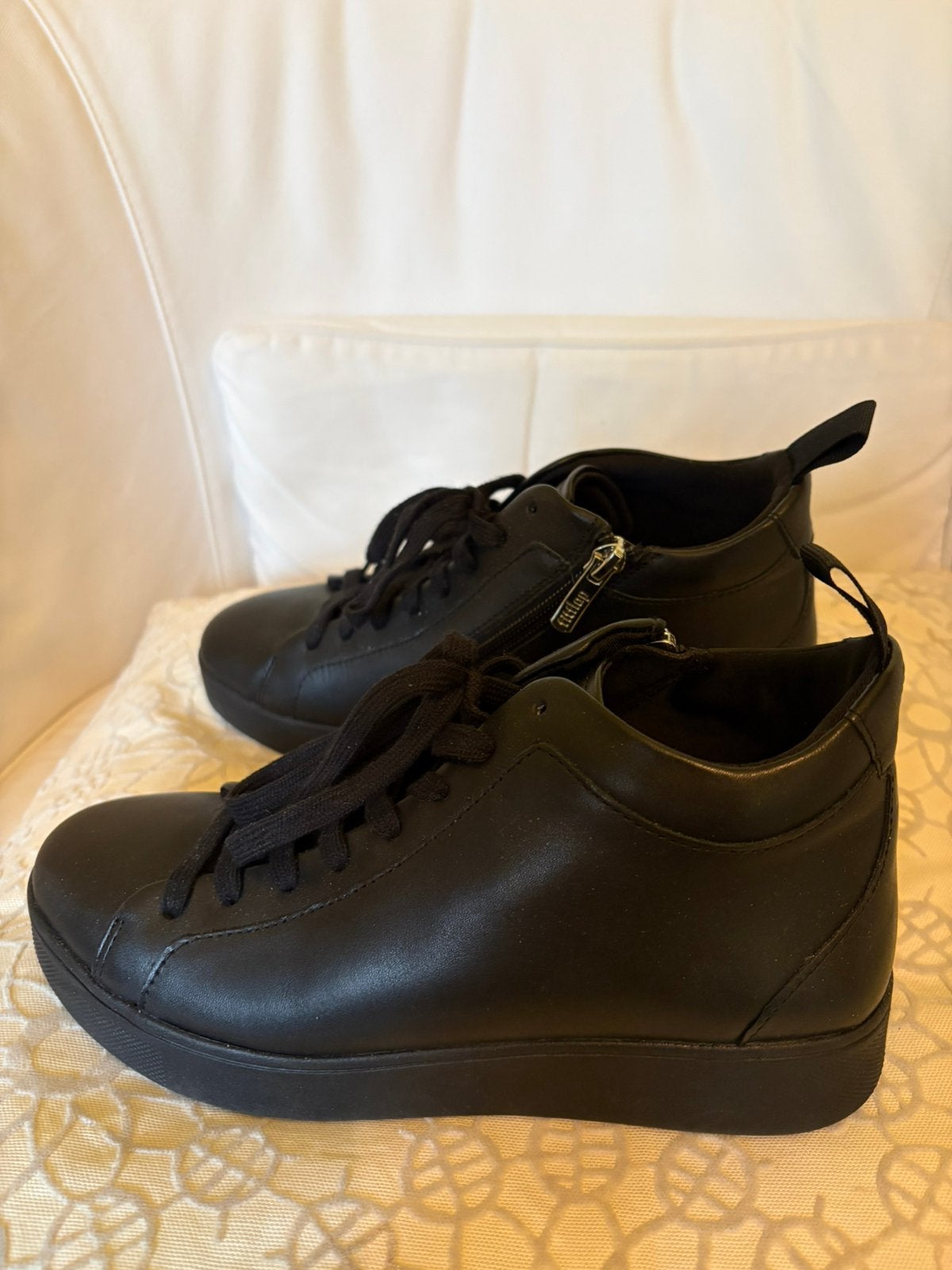 Fitflop high top sneakers zwart 37 rits veters, Kleding | Dames, Zwart, Ophalen of Verzenden, Sneakers of Gympen, Zo goed als nieuw