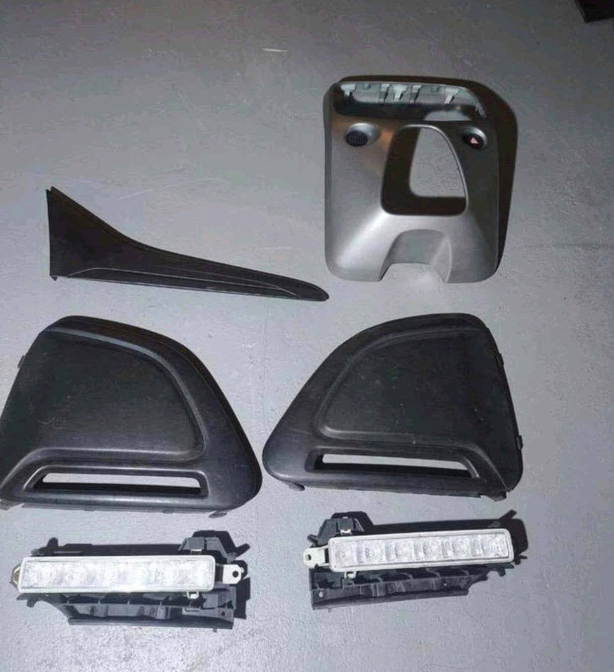 Dagrijverlichting met kappen+sierlijst peugeot 108 uit 2016, Auto-onderdelen, Ophalen of Verzenden, Peugeot
