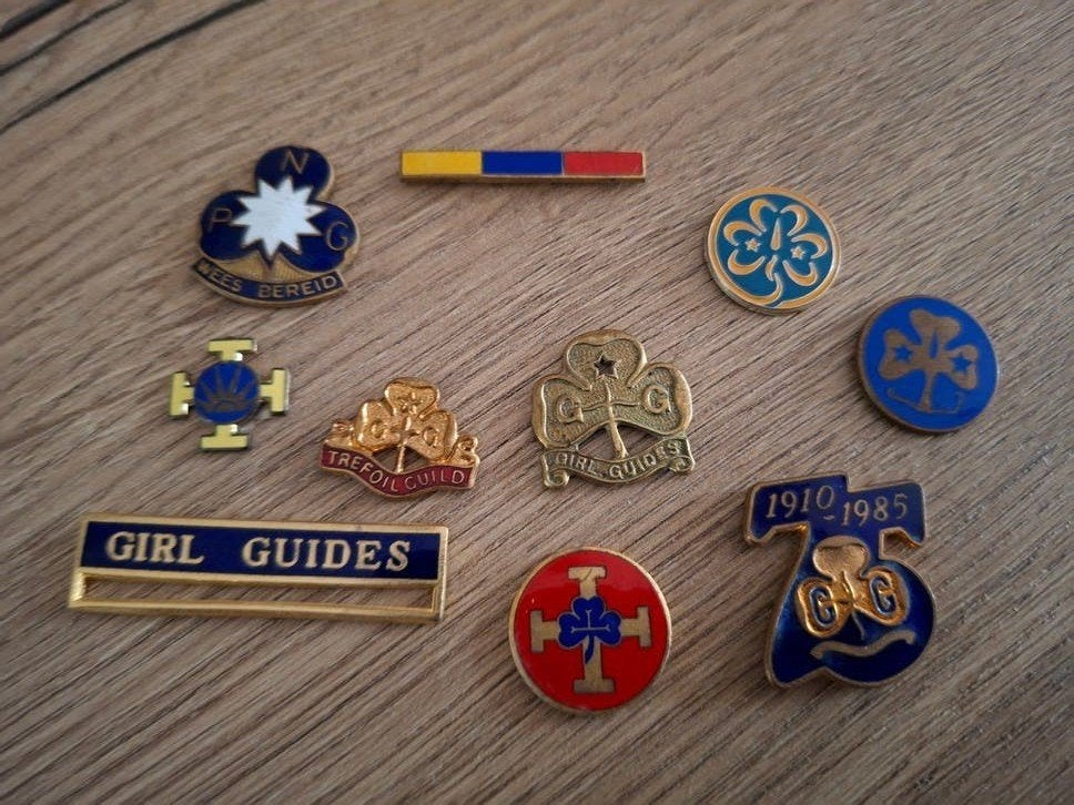 Vintage Scouting Girl Guides Speldjes (zonder pin), Ophalen of Verzenden, Gebruikt, Embleem, Speld of Insigne