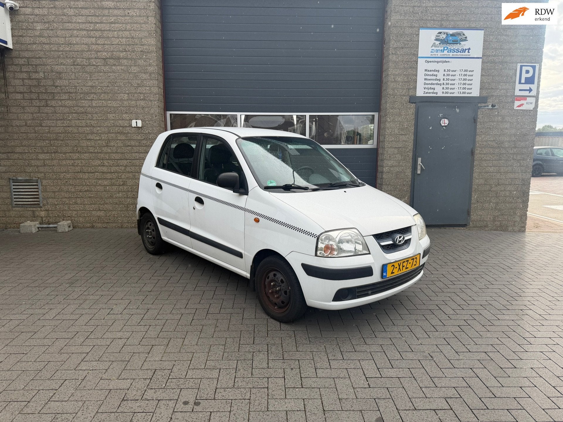 Hyundai Atos 1.1i Active Young EXPORT, Auto's, Voorwielaandrijving, 31 €/maand, 4 cilinders, Wit