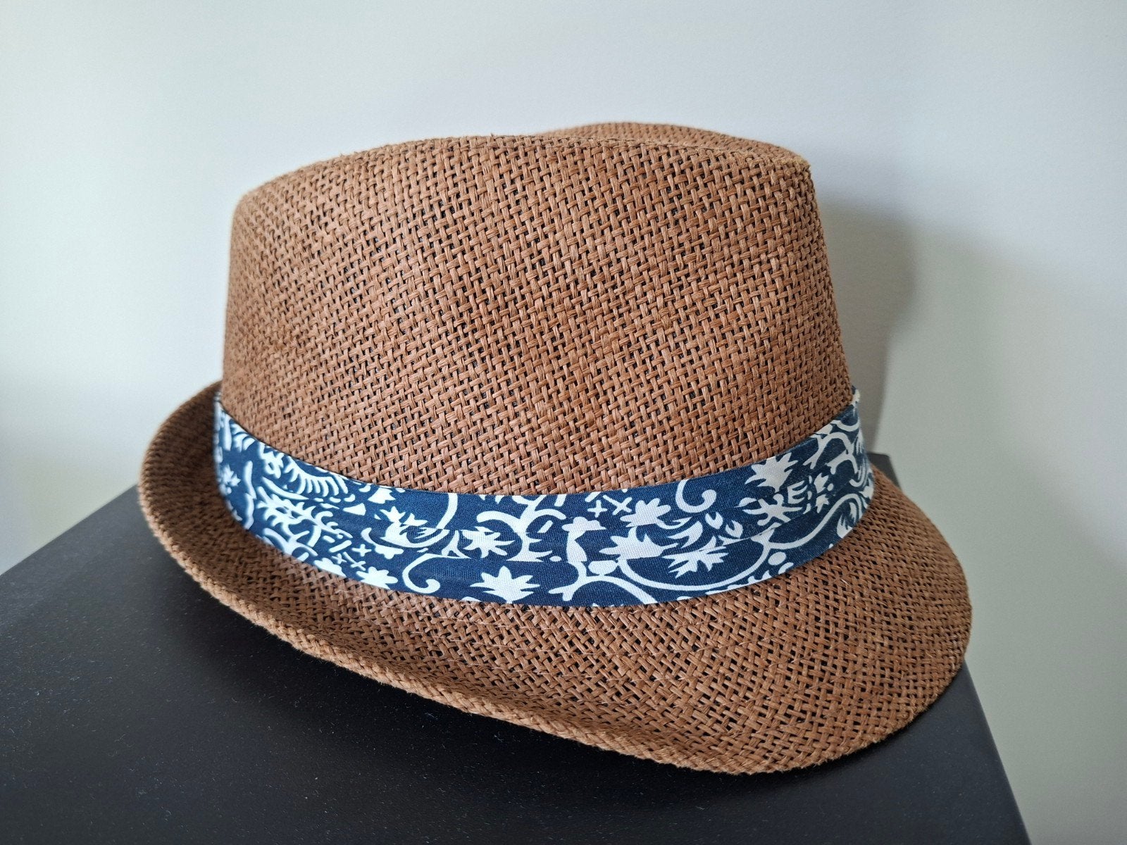 dames hoed alleen ophalen, Ophalen, Zo goed als nieuw, One size fits all
