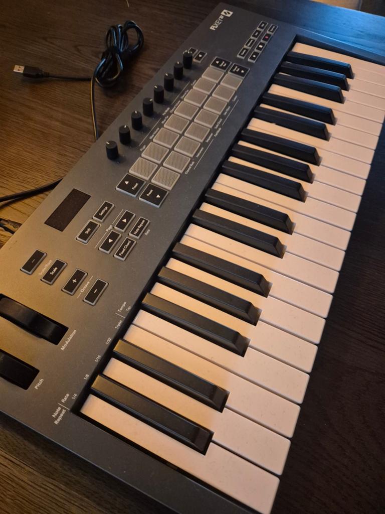 Novation FL Keys 37 zgan met doos, Ophalen of Verzenden, Zo goed als nieuw